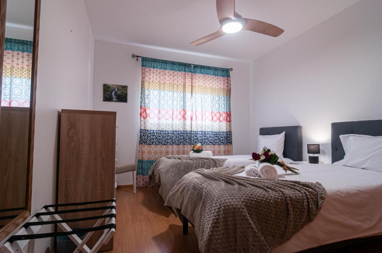 Apartment Island Jewel